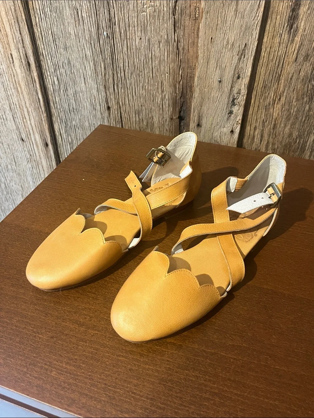 Mangrove Cross-Strap Leather Ballet Flats